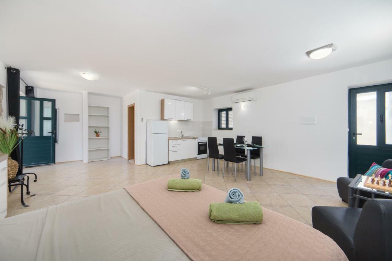 Ana Apartments Blace Extérieur photo